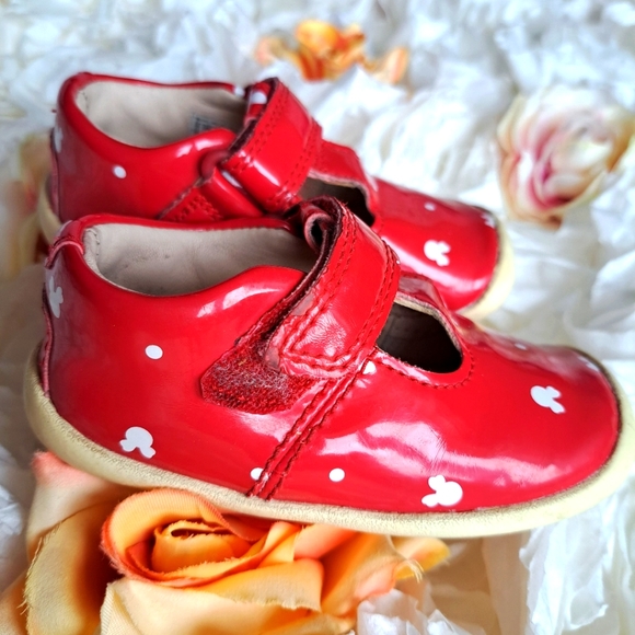 Clarks x Disney Minnie Mouse rover shoes size 3.5 F - Picture 2 of 6